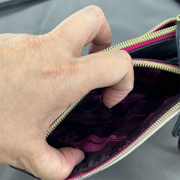 Betsey Johnson Small Crossbody Quilt Purse Black/Cream/Gold Multicolor - Picture 6 of 8